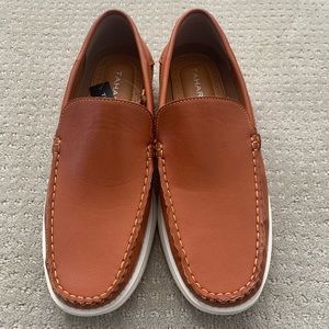 NWOT men’s Tahari Hipster loafer size 10